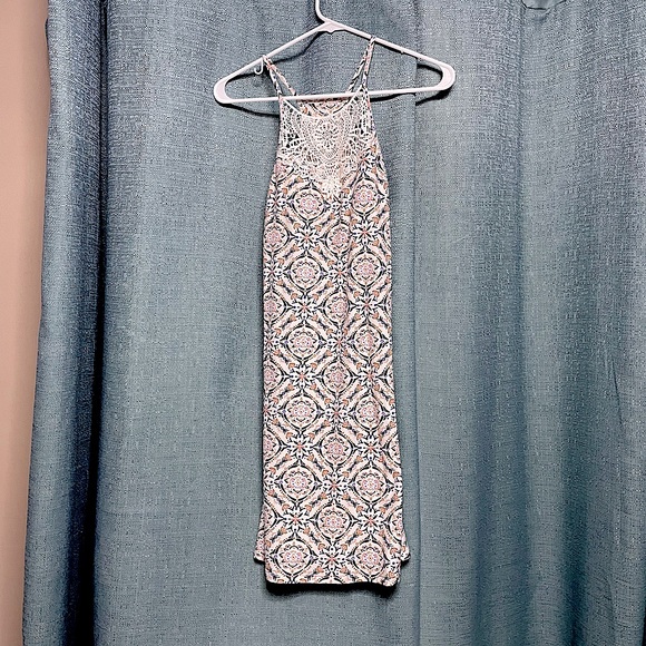 SO Dresses & Skirts - SO Silk soft Casual laced XS dress with Floral design